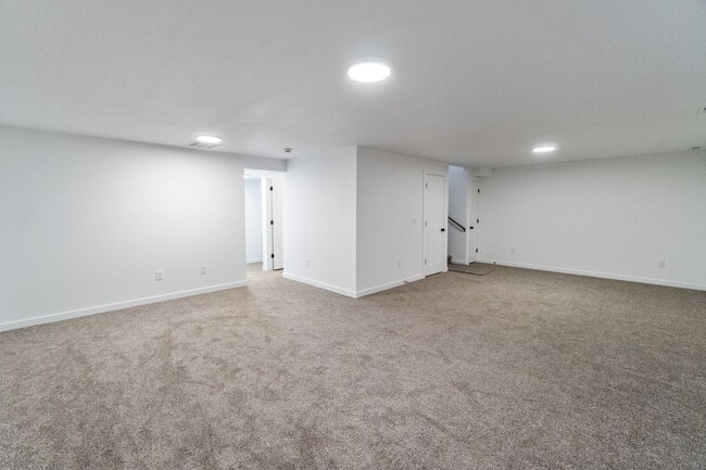 Building Photo - Newly Remodeled Single Family Home in Gate...