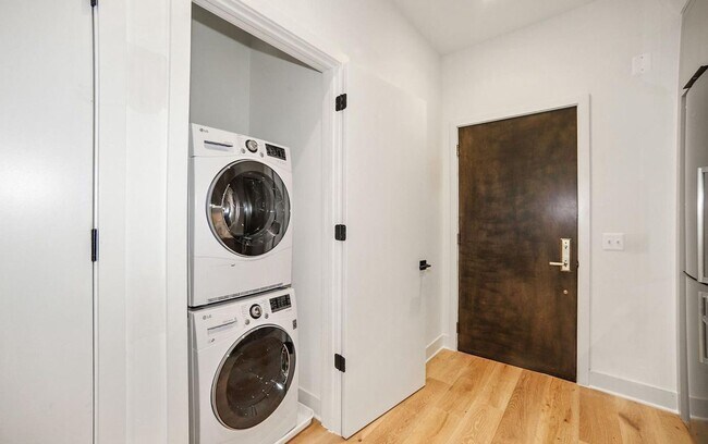 Building Photo - One Bedroom Condo in the Heart of the City + Rooftop Deck **Half Month Free on 12 Month Lease**