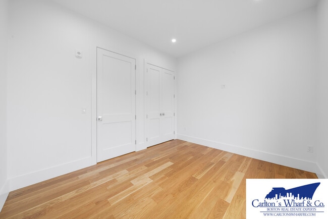 Building Photo - 218 Old Colony Ave