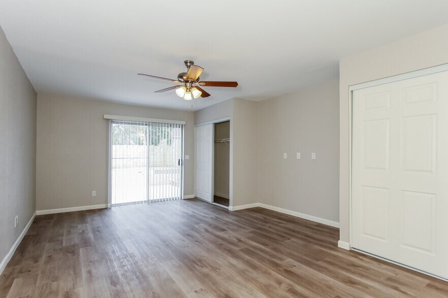 Building Photo - 5526 W Garden Dr