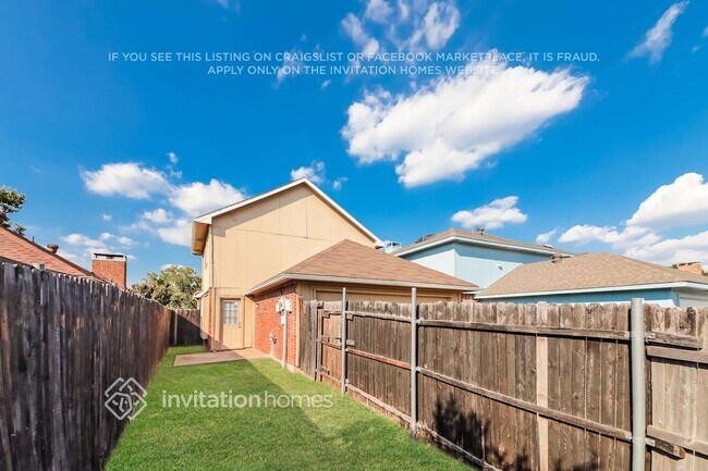 Building Photo - 2018 Falcon Ridge Dr