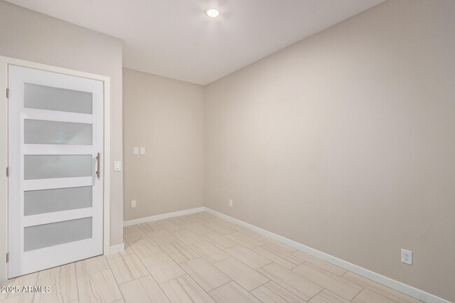 Building Photo - 2134 W Harmont Dr