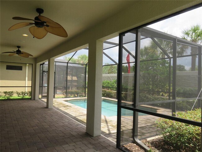 Building Photo - 11601 Maple Palm Way