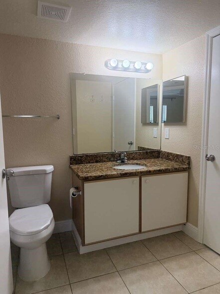 Building Photo - 2208 Antigua Pl