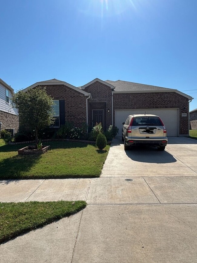 Building Photo - ? Beautiful 4-Bedroom Single-Story in Fort...