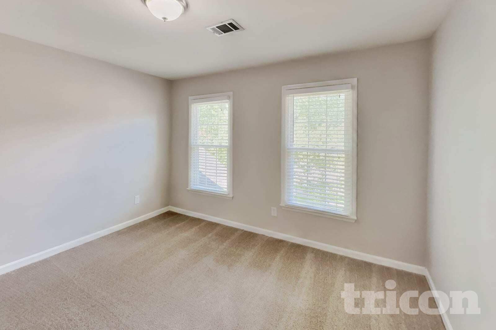 Building Photo - 1267 Buckingham Cir