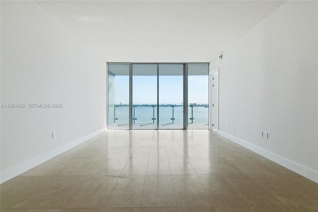 Building Photo - 700 NE 26th Terrace