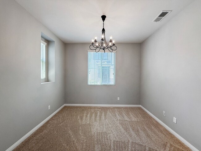 Building Photo - Spacious 4BR/3BA Home in Ocean View Hills