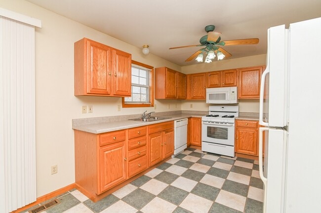 Building Photo - 5204 Deer Ridge