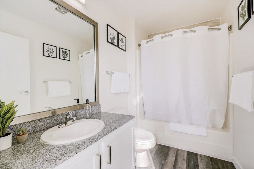 Building Photo - 50 N Illinois St