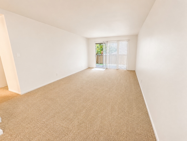 Building Photo - 38500 Paseo Padre Pkwy