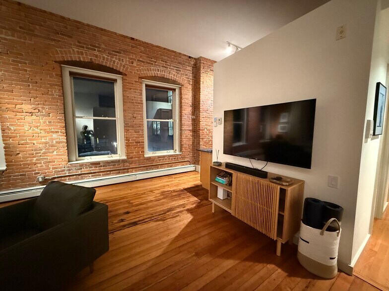 Building Photo - 93 Eddy St