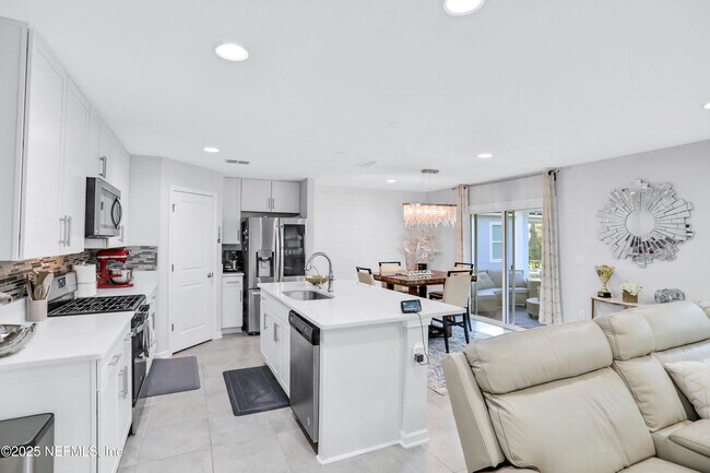 Building Photo - 669 Meadow Ridge Dr