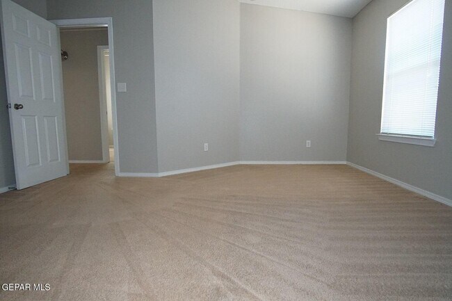 Building Photo - 807 Jaime St