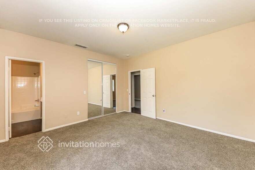 Building Photo - 12813 Westbury Dr