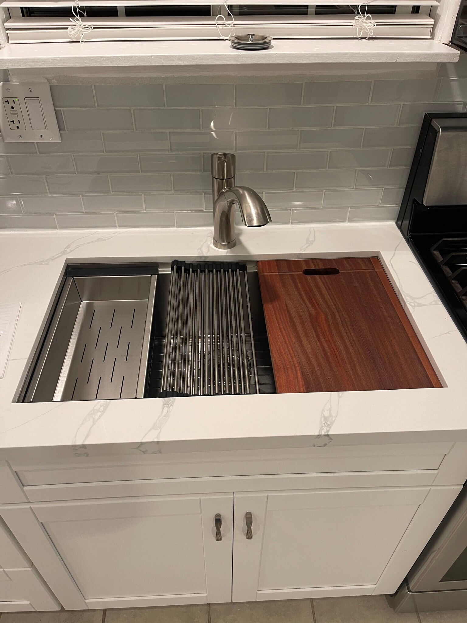 Farm Style Sink - 7330 Yarmouth Ave