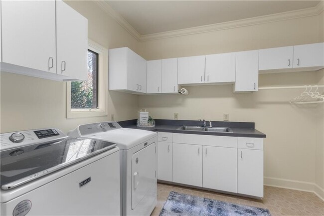 Building Photo - 15905 Westbrook Rd