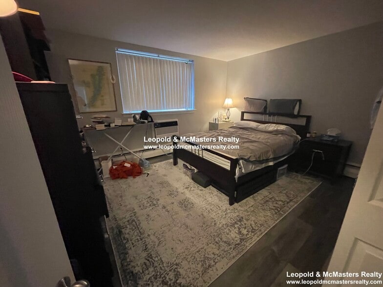 Building Photo - 520 Washington St