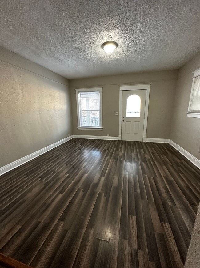 Building Photo - 1608-1610 12th Ave Moline, IL