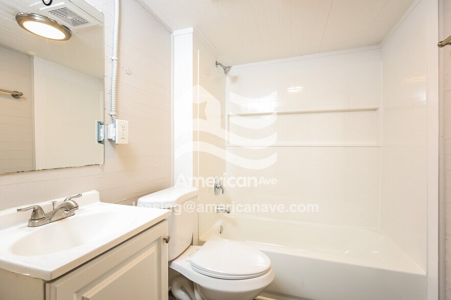 Building Photo - 912 Georgia Ave