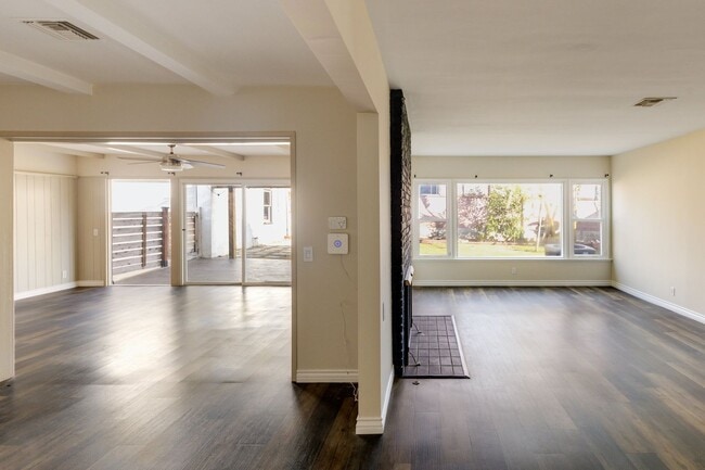 Building Photo - Beautifully Remodeled 4 Bed / 2 Bath Home in Prime Inglewood — Detached Garage + Spacious Yard