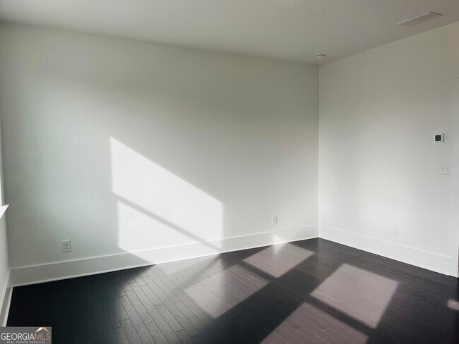 Building Photo - 1568 Driggs Dr NW