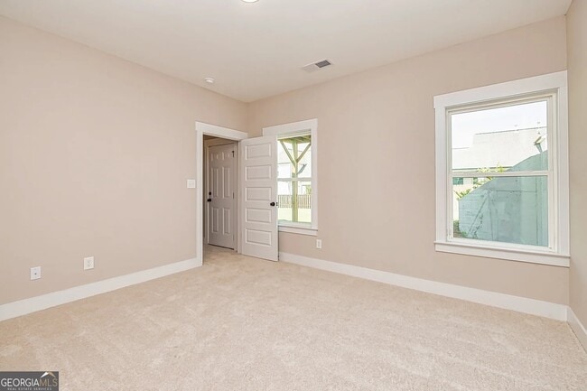 Building Photo - 65 Oakhurst Trail