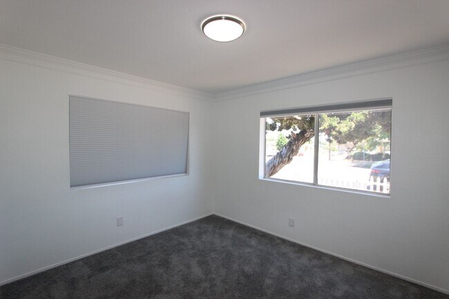 Building Photo - 4095 Thorn St