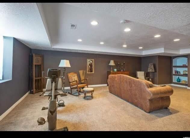 Building Photo - 1262 Creek Ridge Dr S