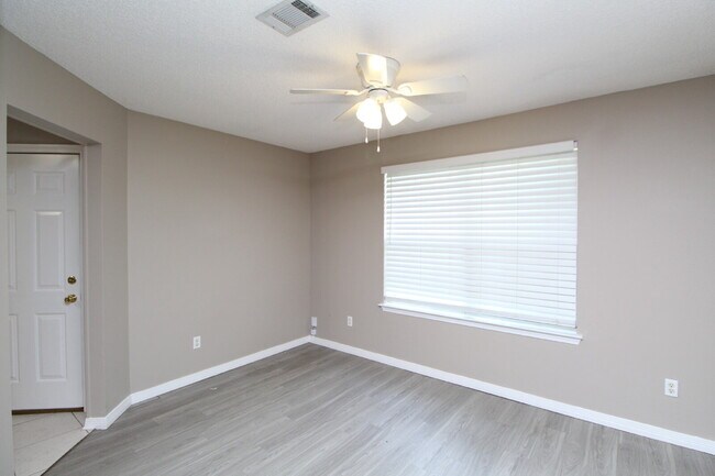 Building Photo - Beautiful Milton Home Near Whiting Field –...