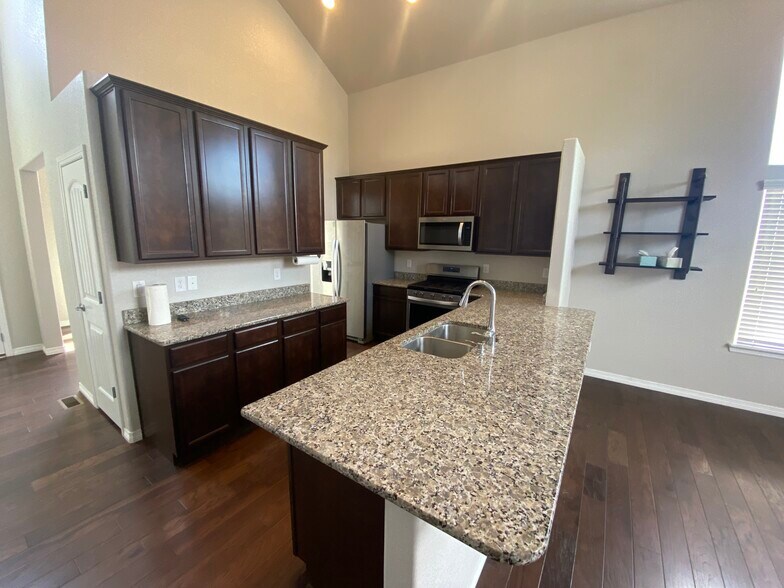 Building Photo - 6834 Mandan Dr