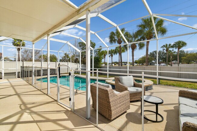 Building Photo - Tuscanny Street