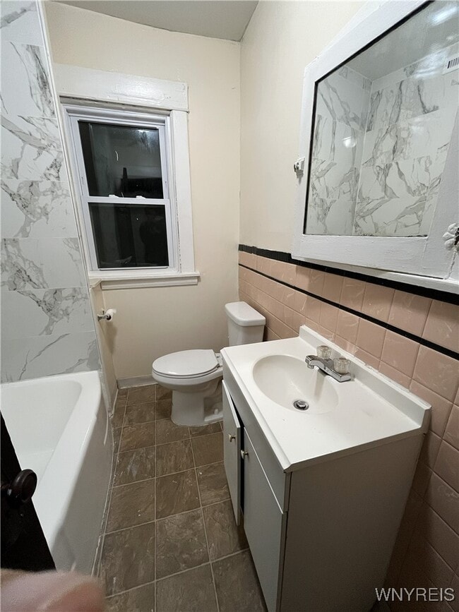 Building Photo - 168 Rodney Ave