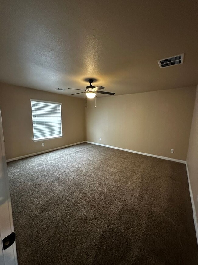 Building Photo - Spacious 5-Bedroom with Elegant Upgrades & Expansive Backyard in Trophy Ridge Subdivision