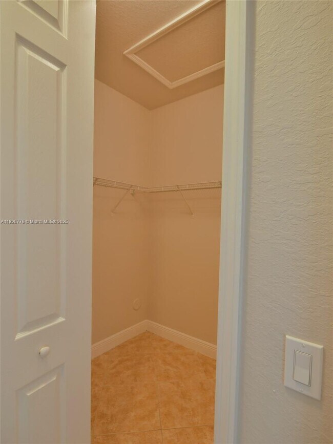 Building Photo - 8940 SW 228th Ln