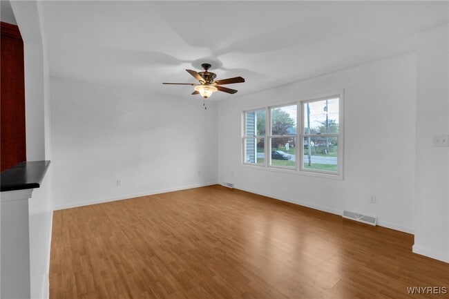 Building Photo - 940 Reserve Rd