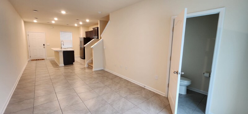 Building Photo - 545 Running Wds St