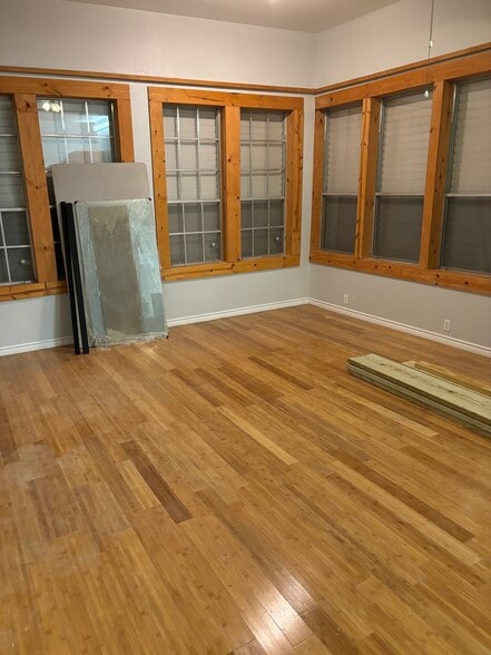 Living Room D - 221 Commerce St