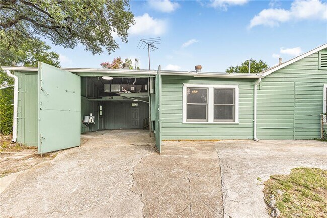 Building Photo - 1101 W Mary St