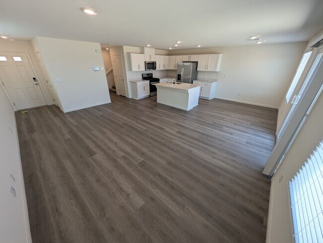 Building Photo - 5658 Mesa Sedona St