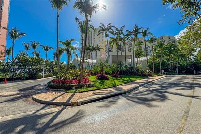 Building Photo - 3330 NE 190th St