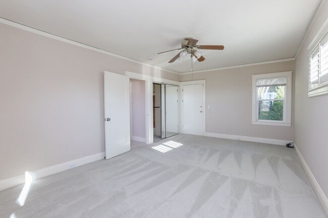 Building Photo - 3 Bed / 2 Bath charming home in upscale neighborhood near Glen Park. YouTube Tour!!