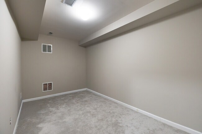 Building Photo - 15 Scuppo Rd