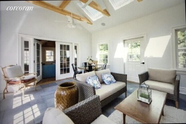 Building Photo - 2782 Montauk Hwy