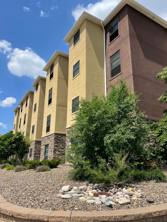 Interior Photo - Blue Hawk Villard Commons