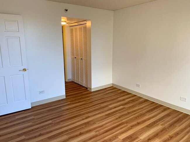 Building Photo - 2-Bedroom Condo with Lanai & Parking – $2,600/Month