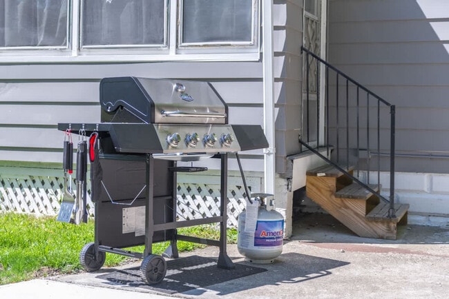 Building Photo - 19620 Ormiston Ave