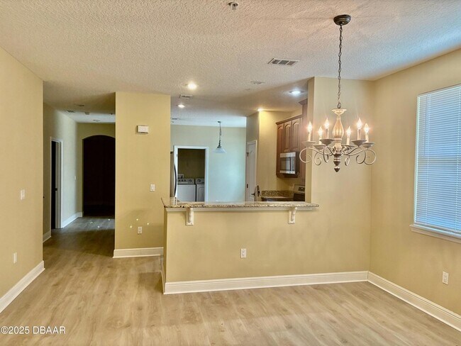 Building Photo - 115 Riverview Bend S
