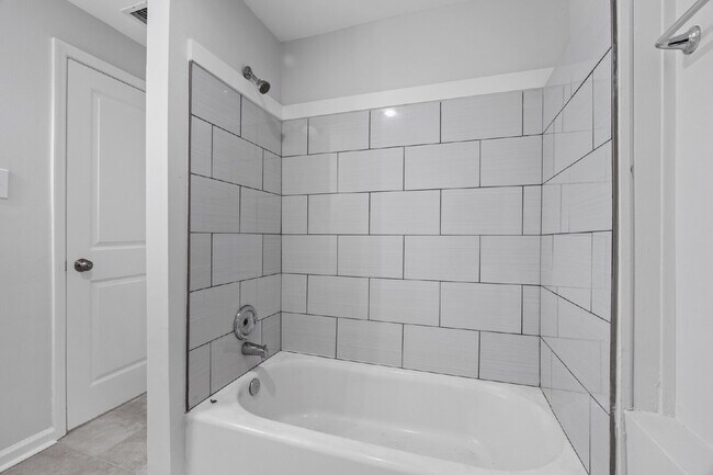 Building Photo - 430 Lawton Ave