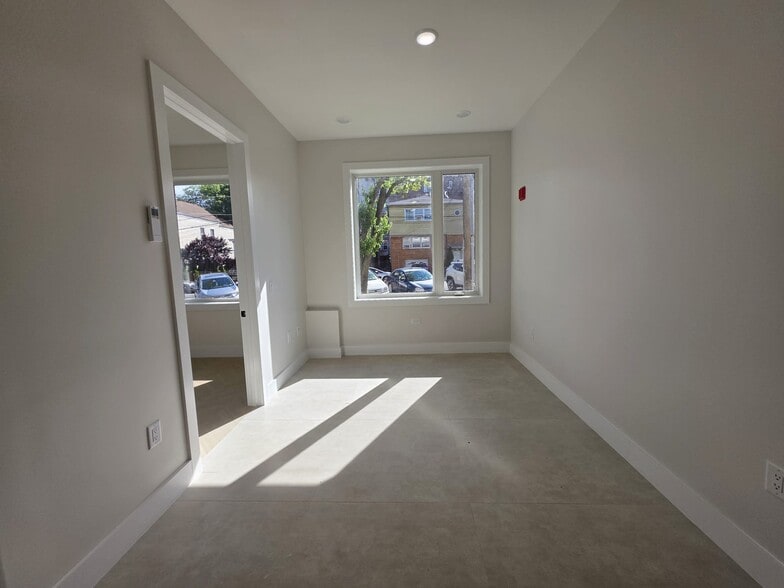 Building Photo - 41 Lembeck Ave